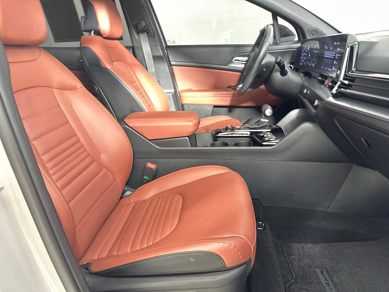Used 2025 Kia Sportage SX image 27