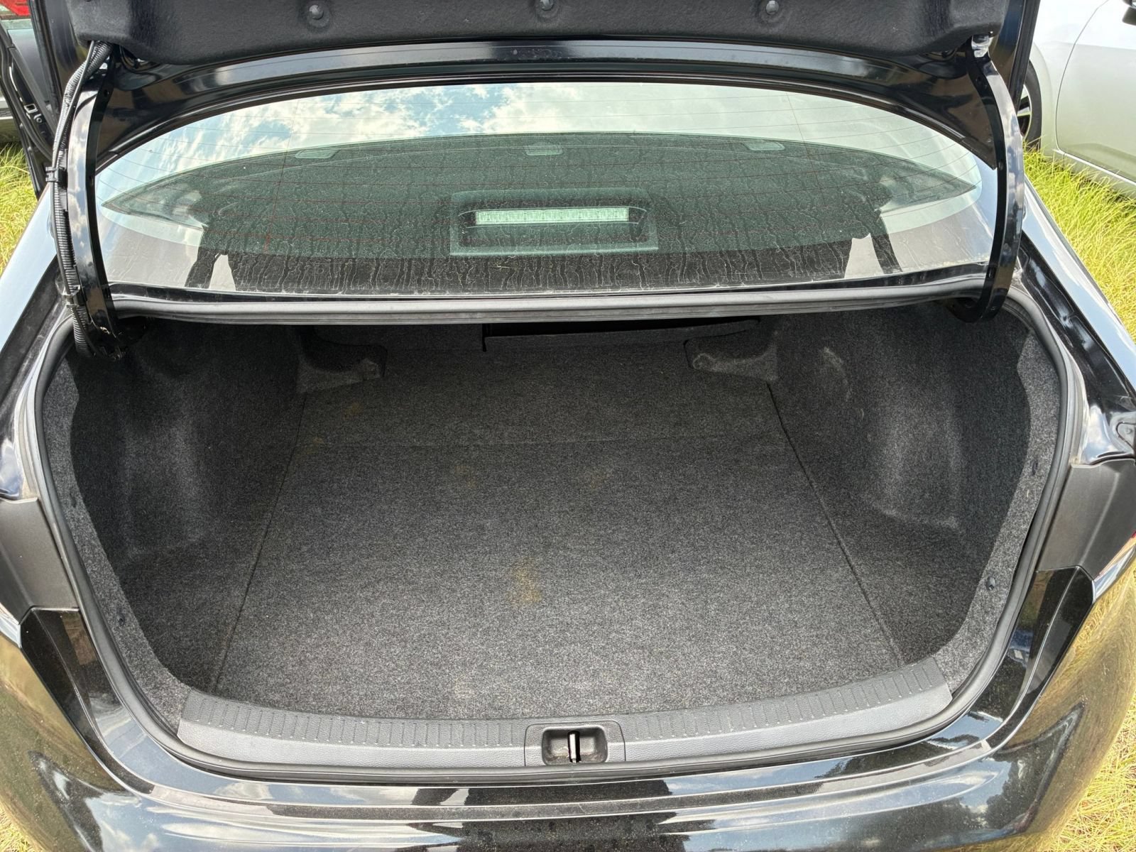 Used 2025 Toyota Corolla LE FWD image 29
