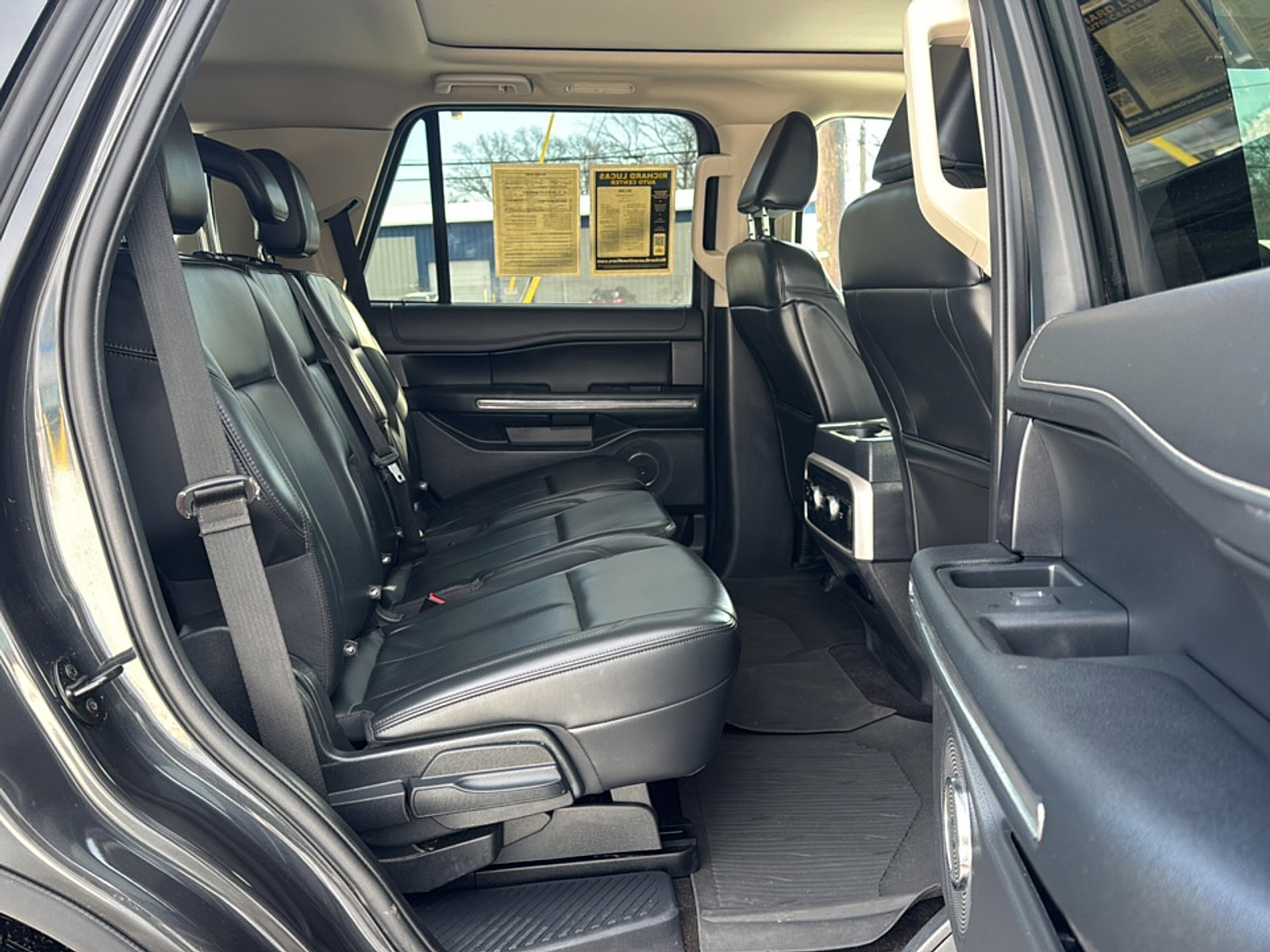 Used 2023 Ford Expedition XLT image 22