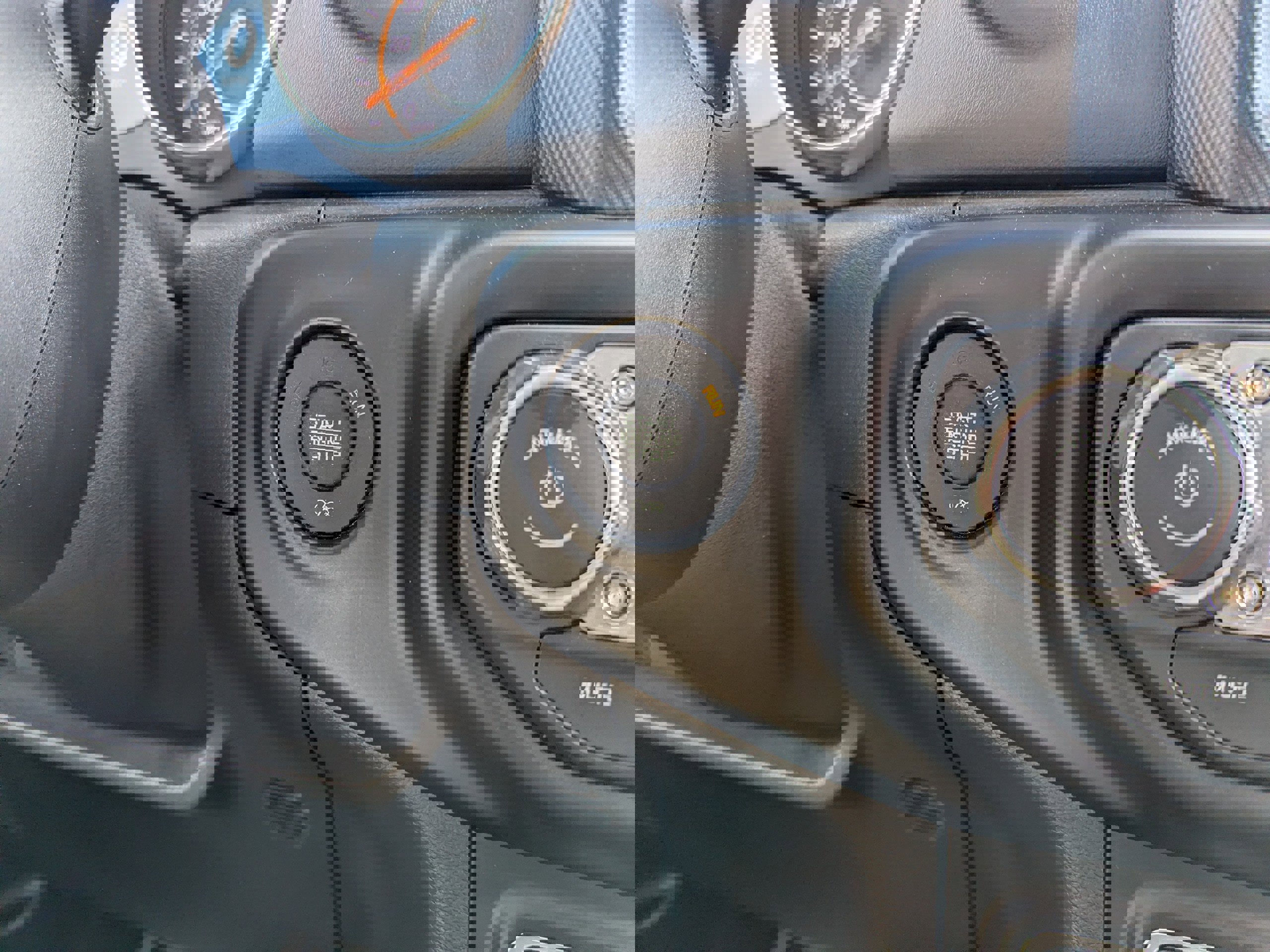 Used 2019 Jeep Wrangler Unlimited Sahara w/ Dual Top Group image 17