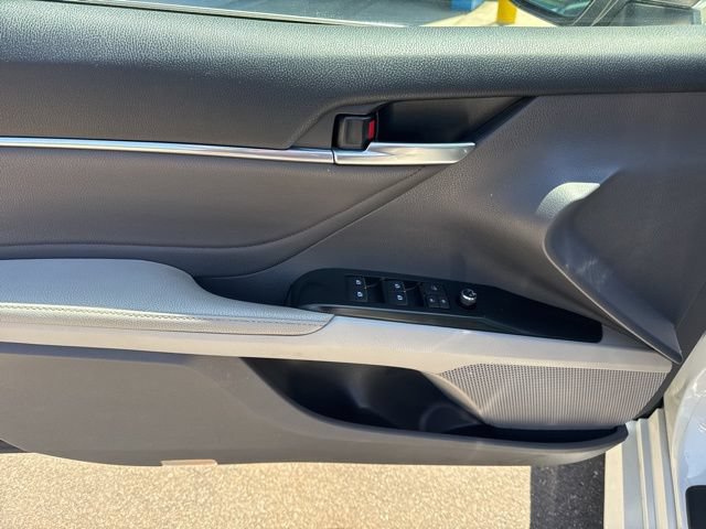 Used 2018 Toyota Camry XLE FWD image 7