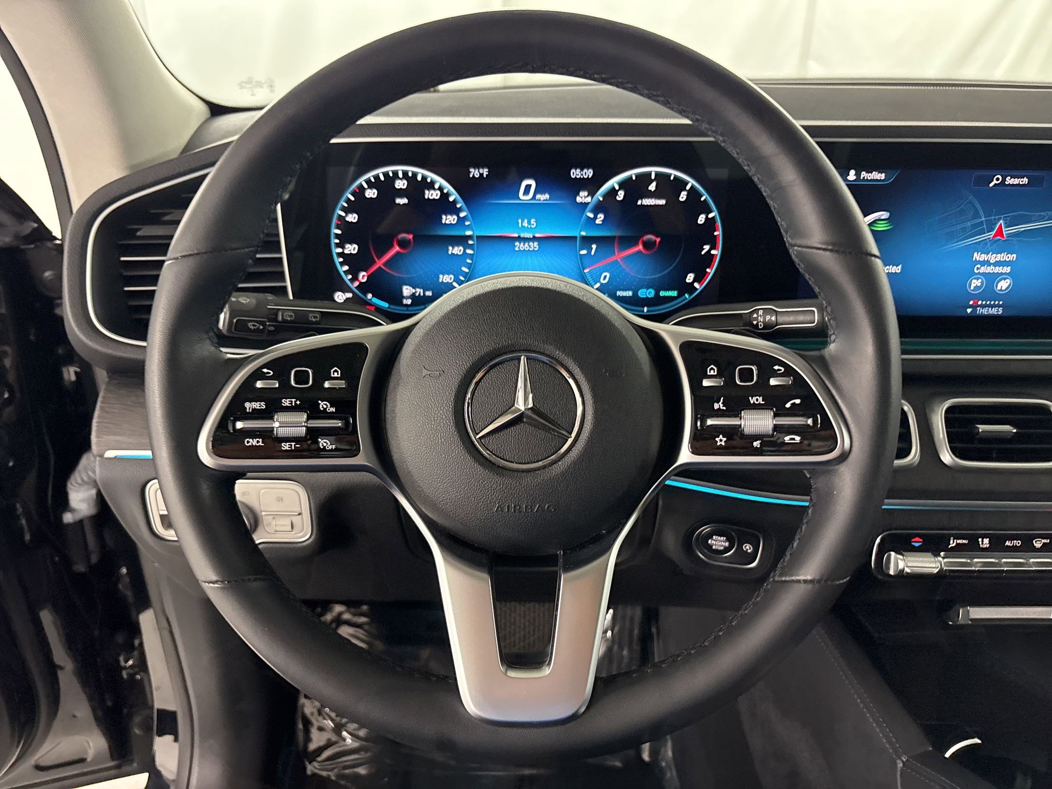 Used 2023 Mercedes-Benz GLE 450 4MATIC w/ Premium Package image 16