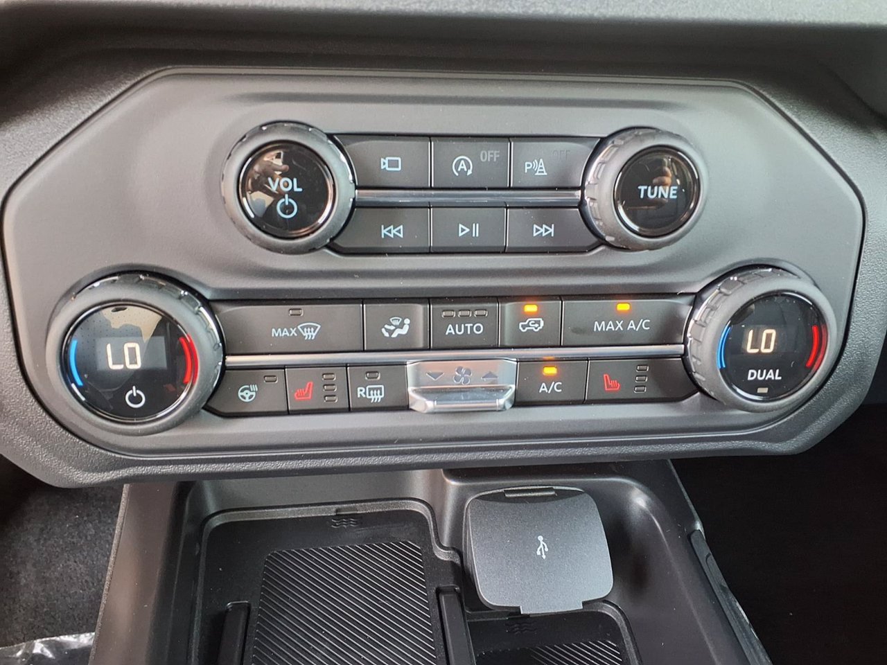 New 2026 Ford Bronco Outer Banks AWD/4WD image 10