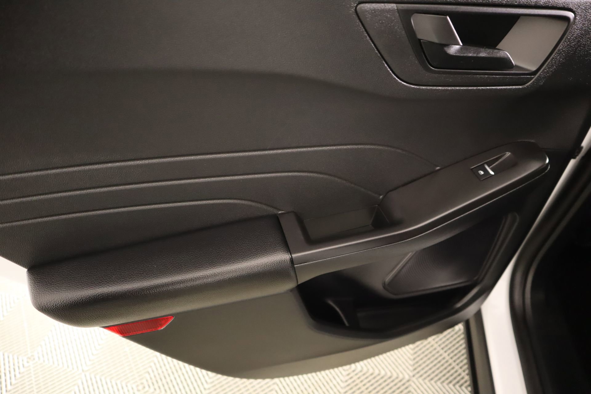 Used 2025 Ford Escape Active image 15