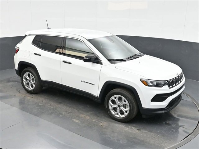 Used 2025 Jeep Compass Sport image 30