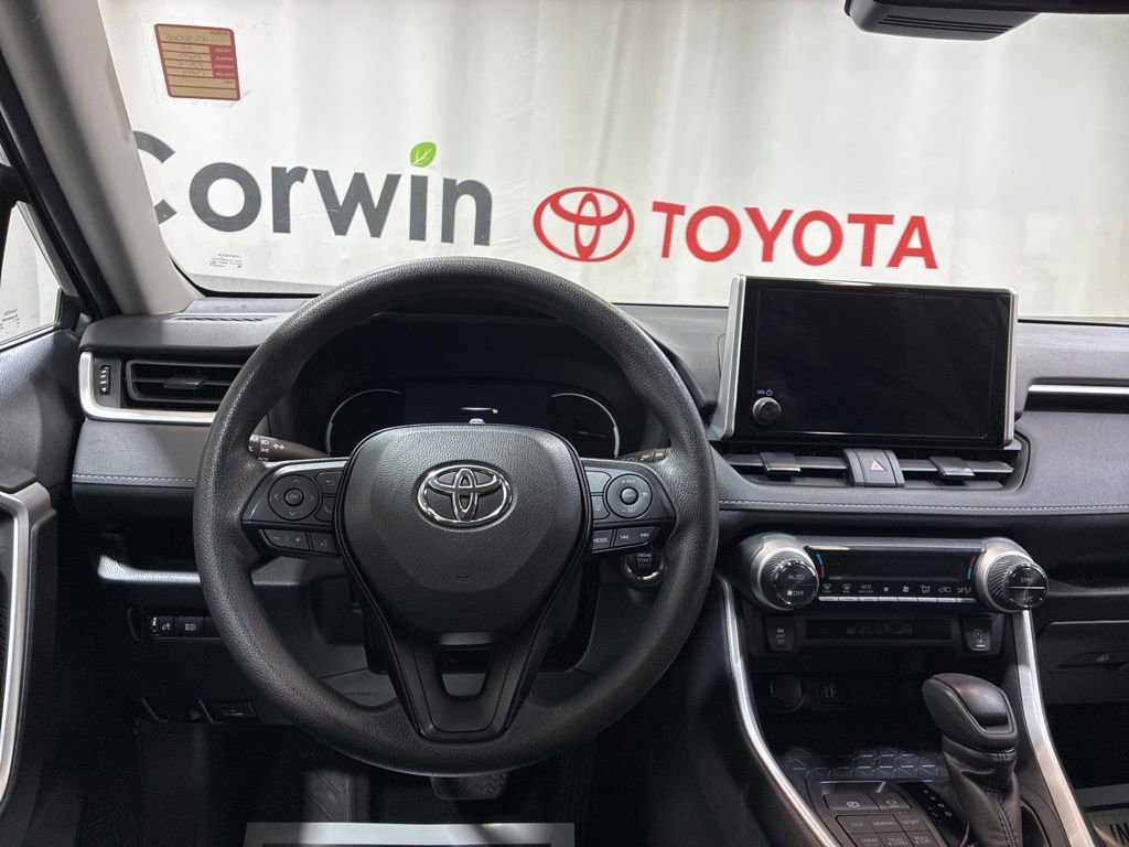 Used 2025 Toyota RAV4 XLE AWD/4WD image 21