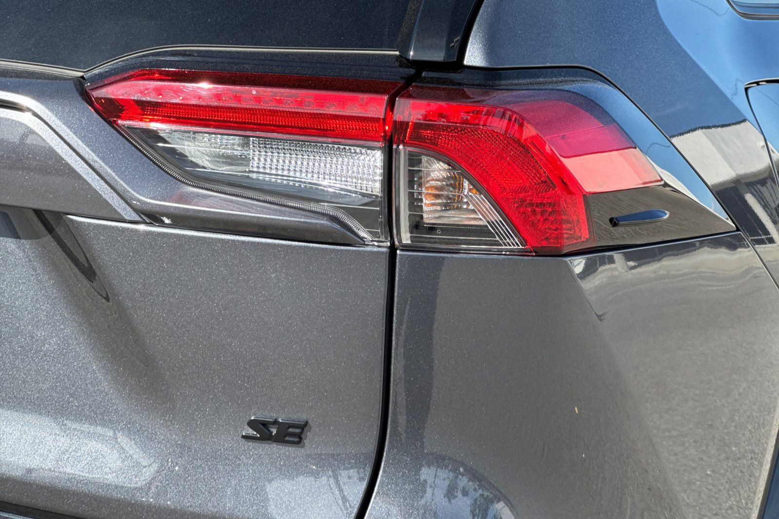 Used 2024 Toyota RAV4 SE w/ Weather & Moonroof Package image 26