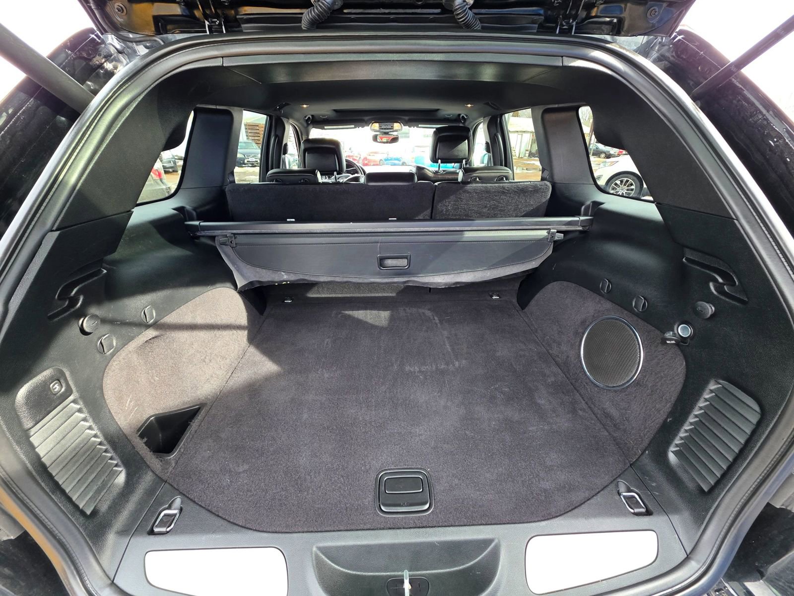 Used 2018 Jeep Grand Cherokee Trailhawk AWD/4WD image 9