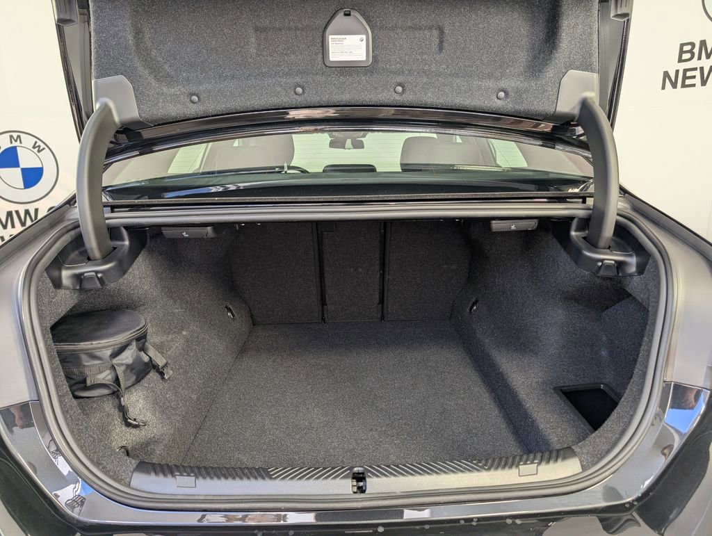 Certified 2026 BMW 550e xDrive image 22