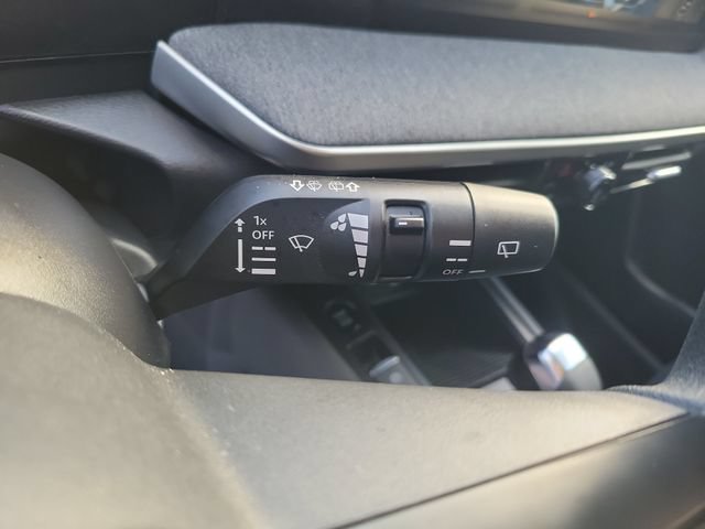 Used 2025 Nissan Kicks SV FWD image 24
