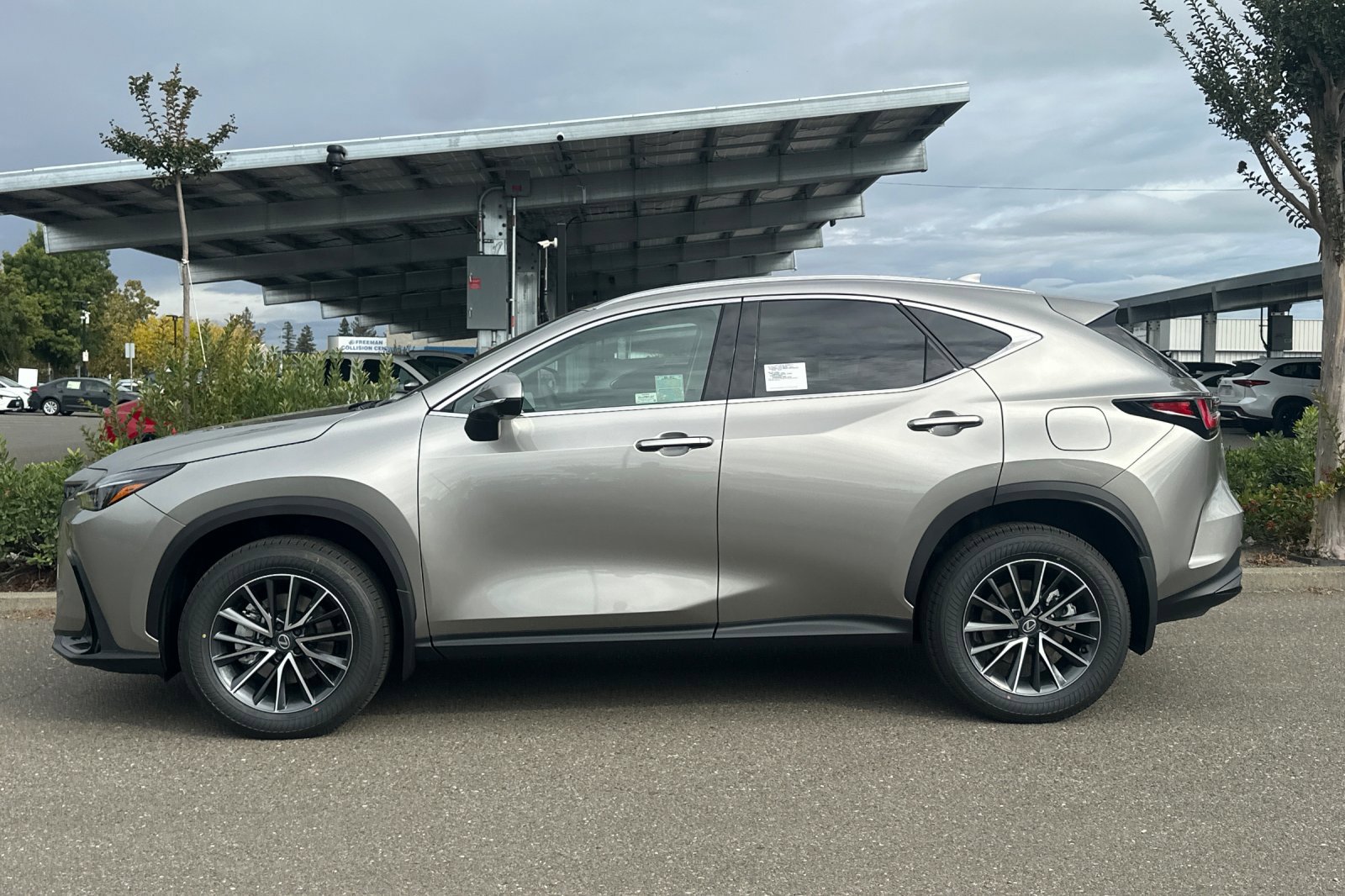 New 2026 Lexus NX 350h AWD w/ Premium Package image 7