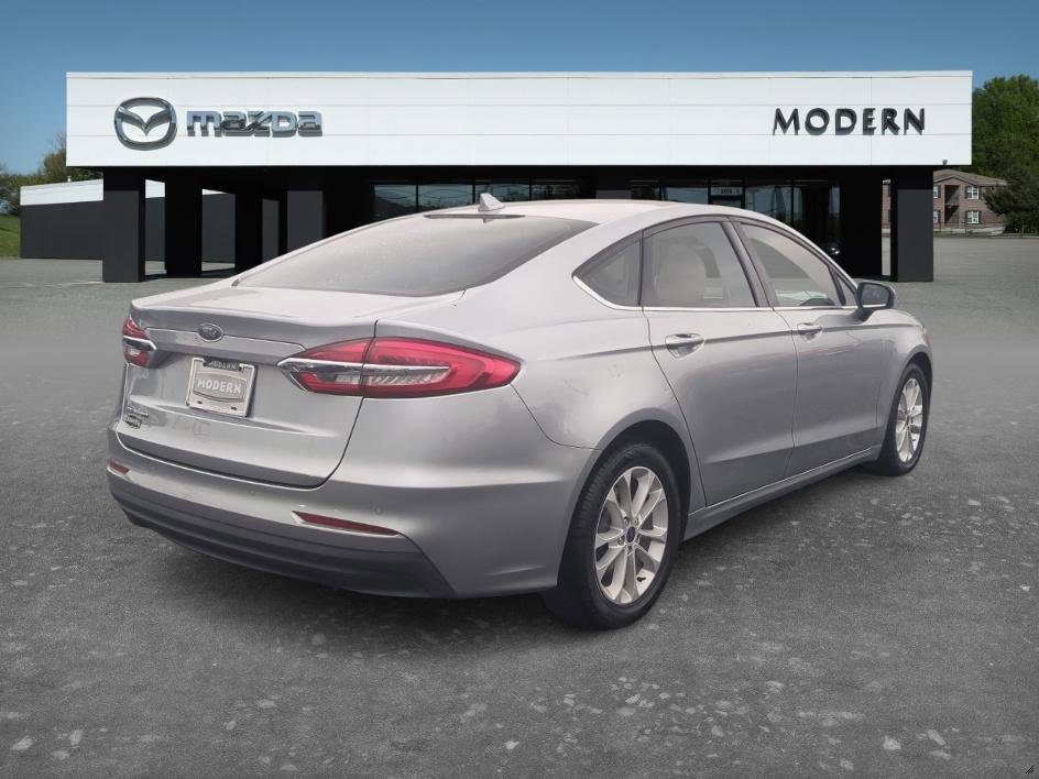 Used 2020 Ford Fusion SE FWD image 5
