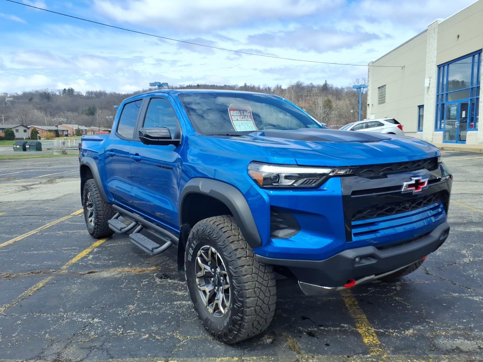 Certified 2024 Chevrolet Colorado ZR2 w/ Technology Package AWD/4WD image 1