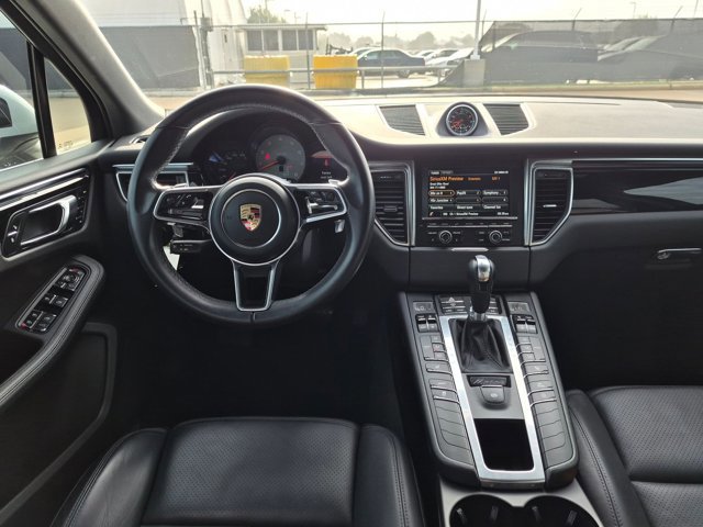 Used 2016 Porsche Macan S image 17