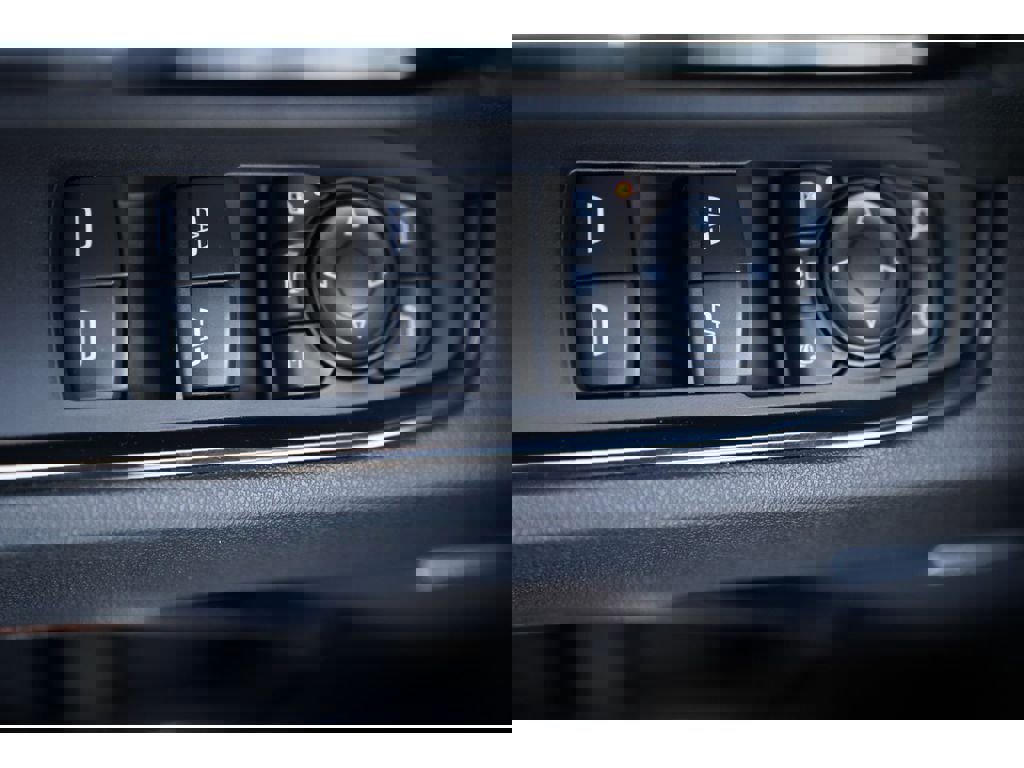 Used 2025 GMC Sierra 3500 AT4 w/ AT4 Premium Plus Package image 27