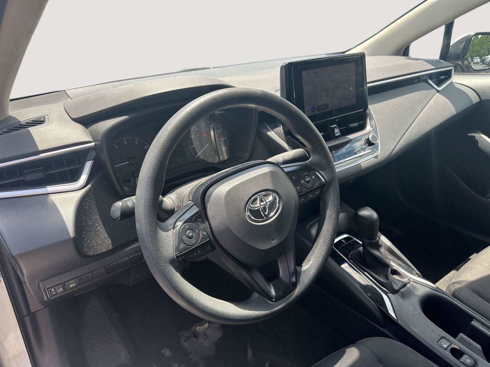 Used 2024 Toyota Corolla LE FWD image 11
