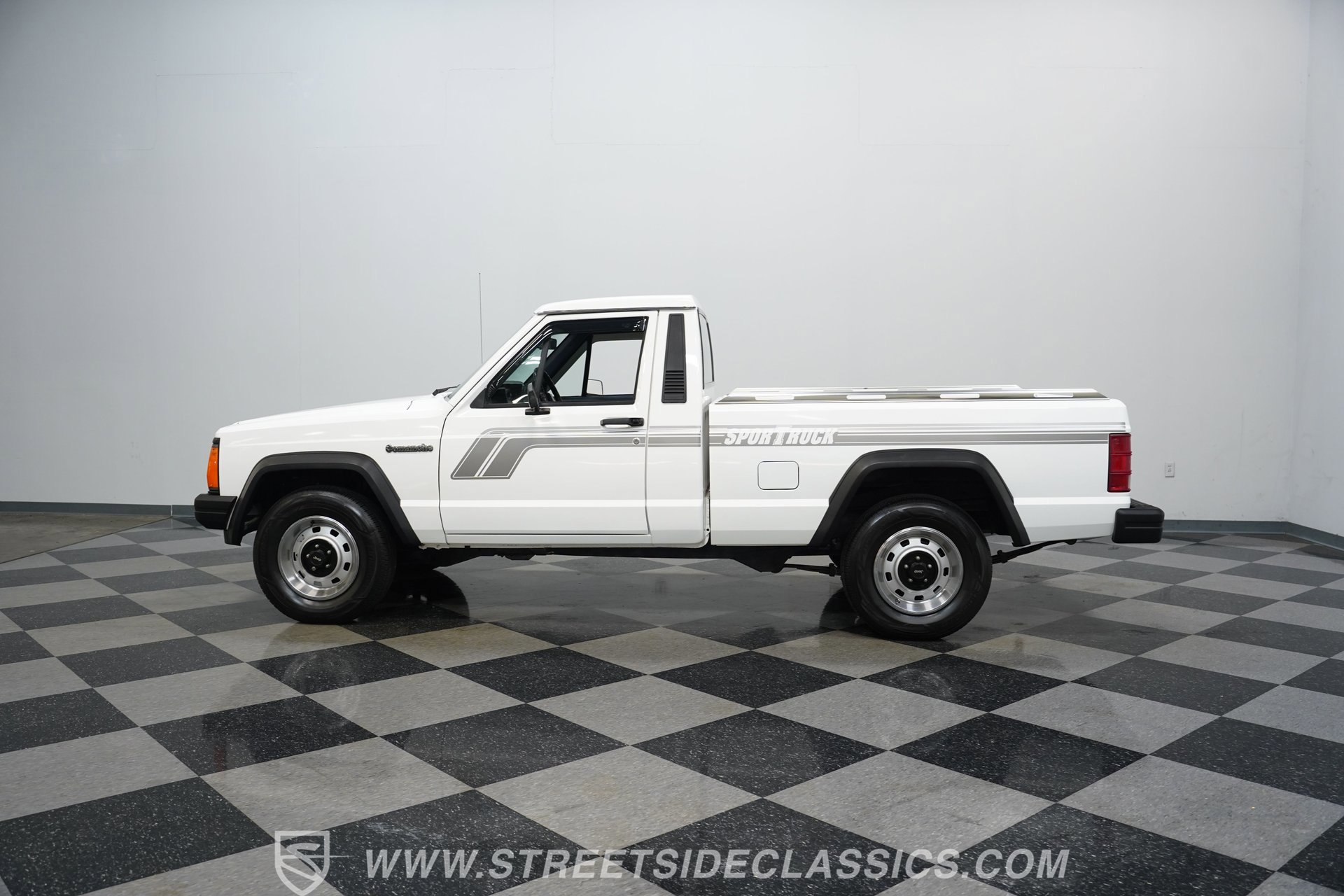 Used 1989 Jeep Comanche 2WD image 2