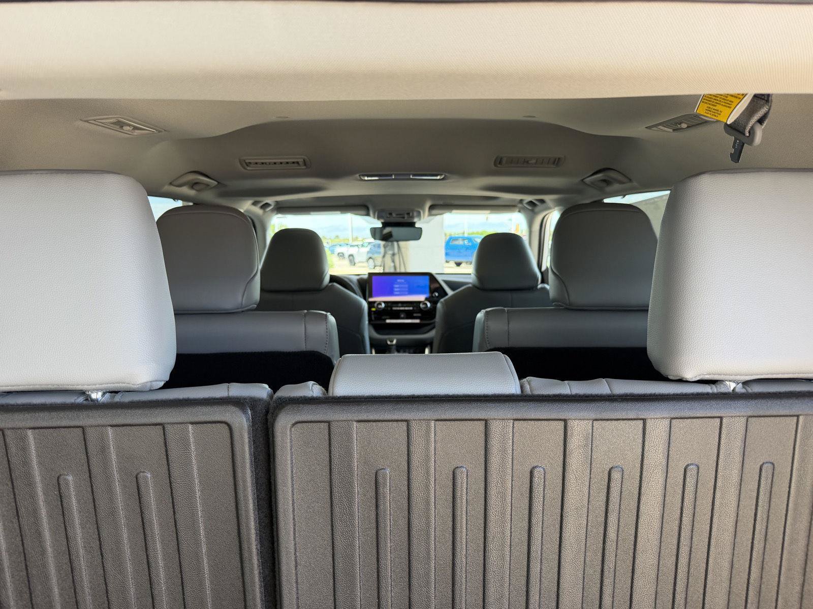 New 2026 Toyota Highlander Limited AWD/4WD image 17