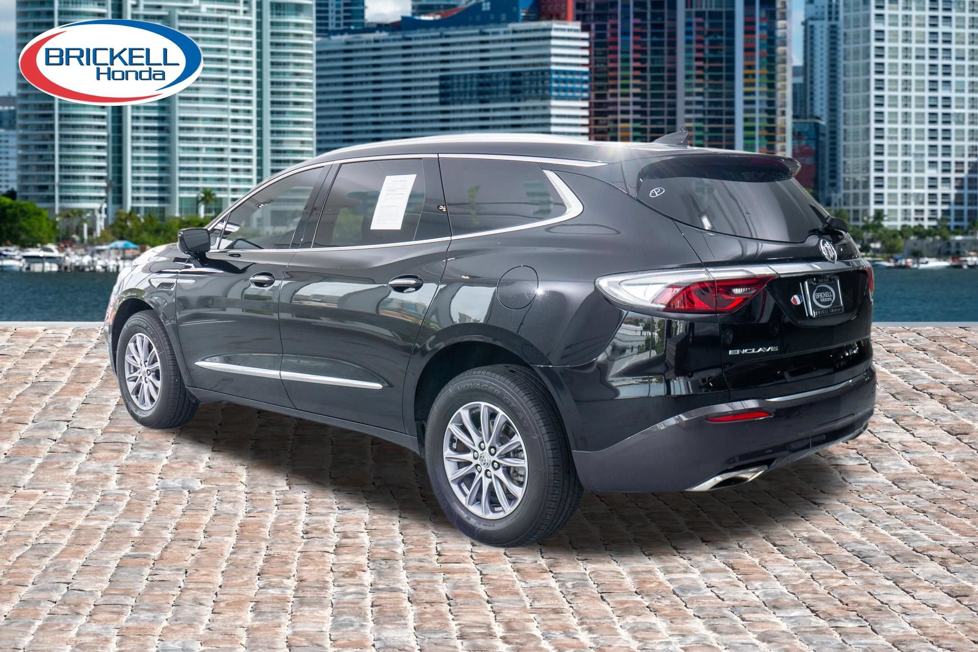 Used 2024 Buick Enclave Essence w/ Technology Package FWD image 5