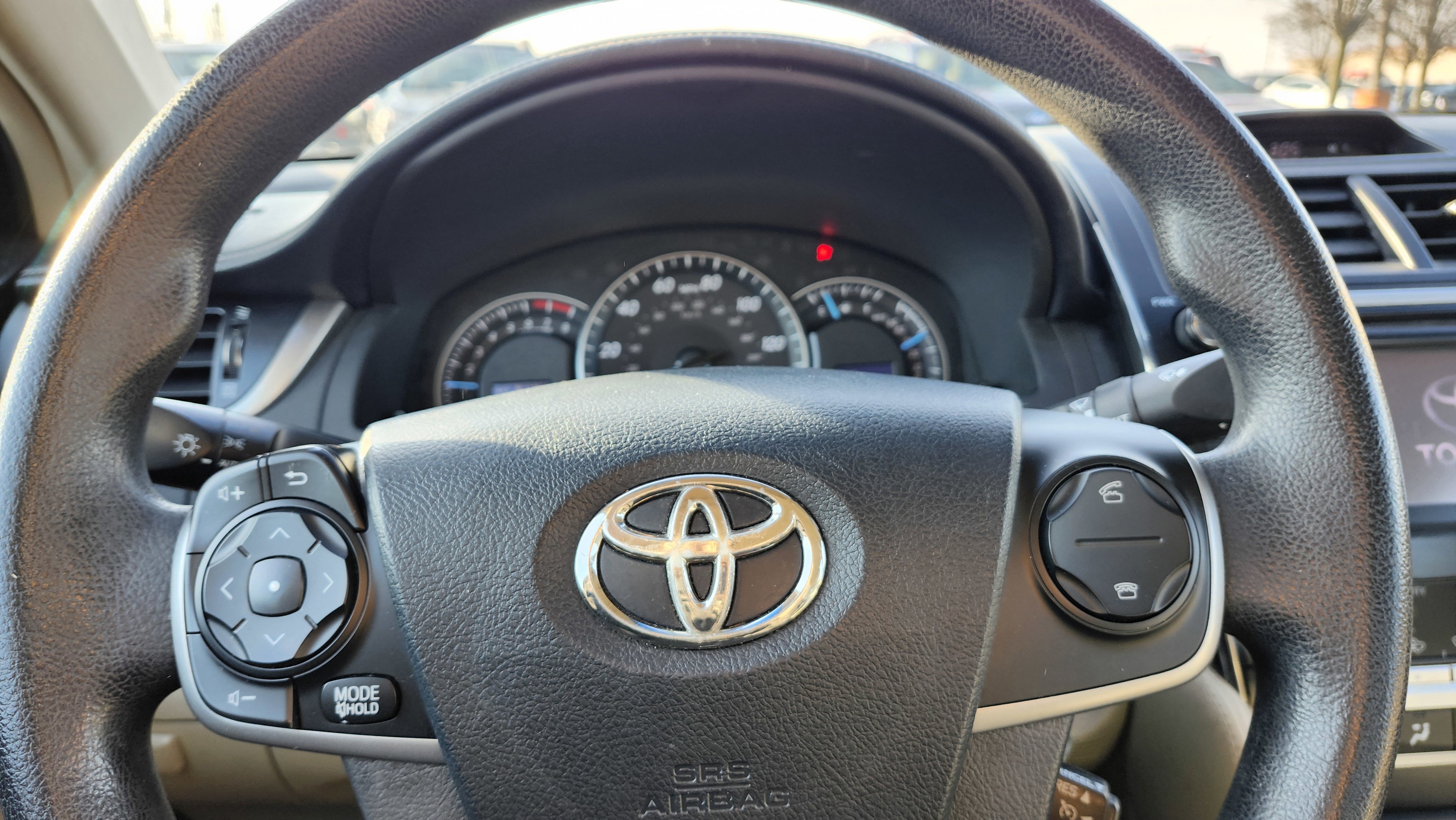 Used 2012 Toyota Camry LE image 25