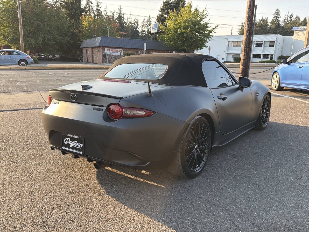 Used 2017 MAZDA MX-5 Miata Club w/ Brembo/BBS Package RWD image 9