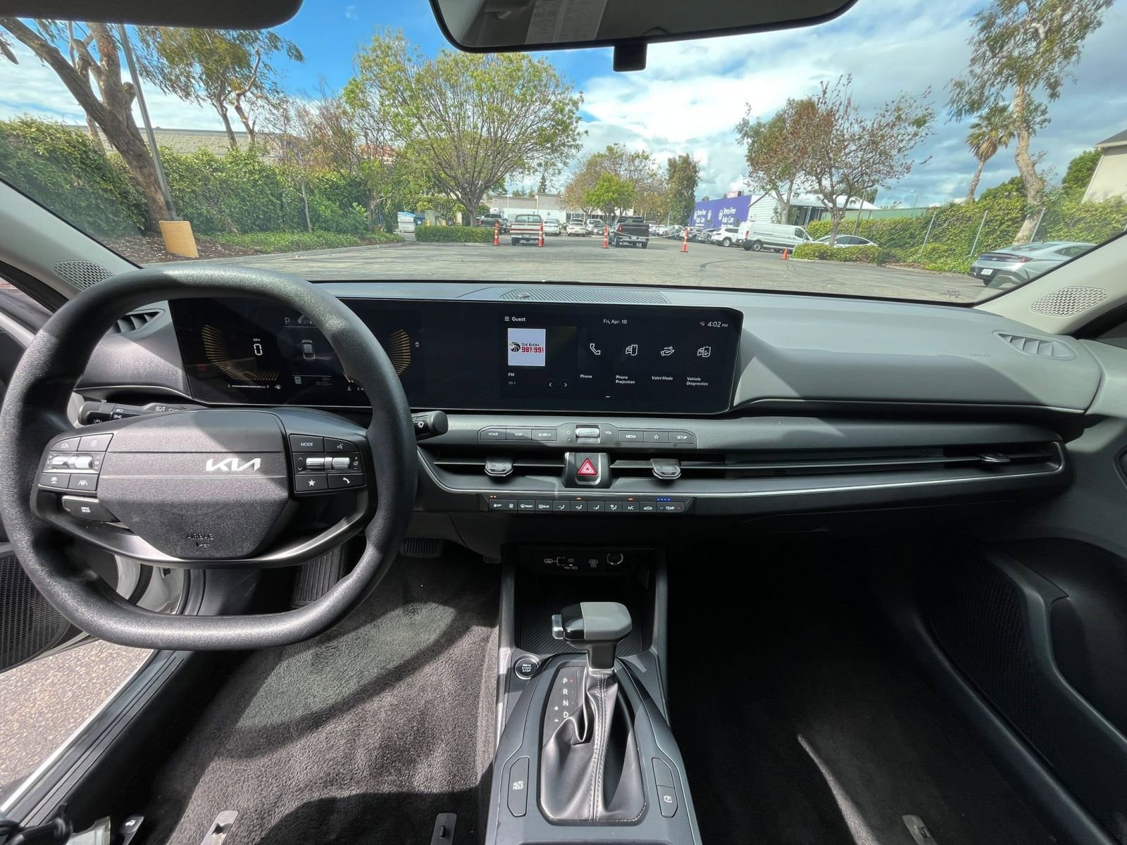 Used 2025 Kia K4 LXS image 32