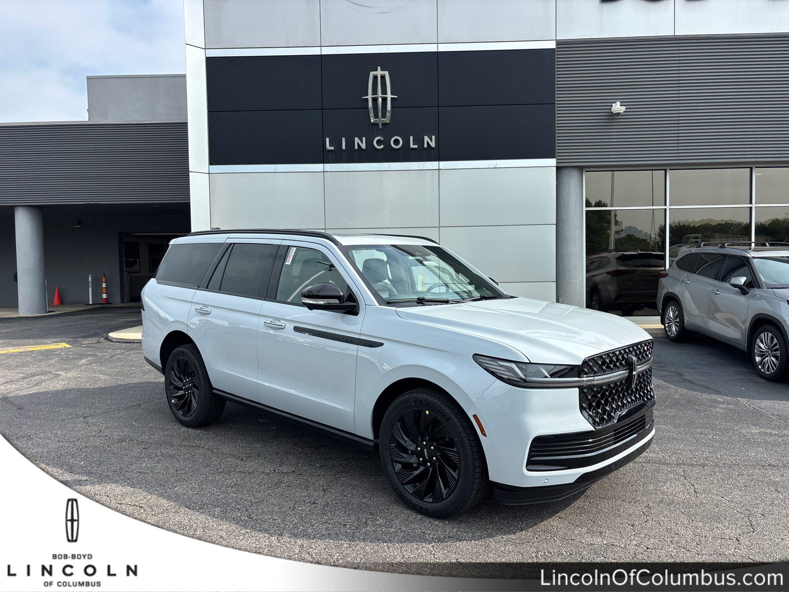 New 2026 Lincoln Navigator Reserve w/ Jet Appearance Package