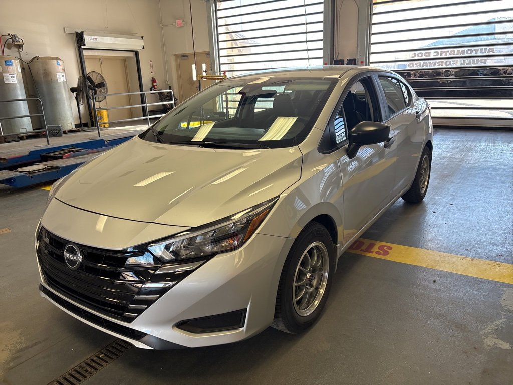 Used 2025 Nissan Versa S w/ Trunk Package image 2