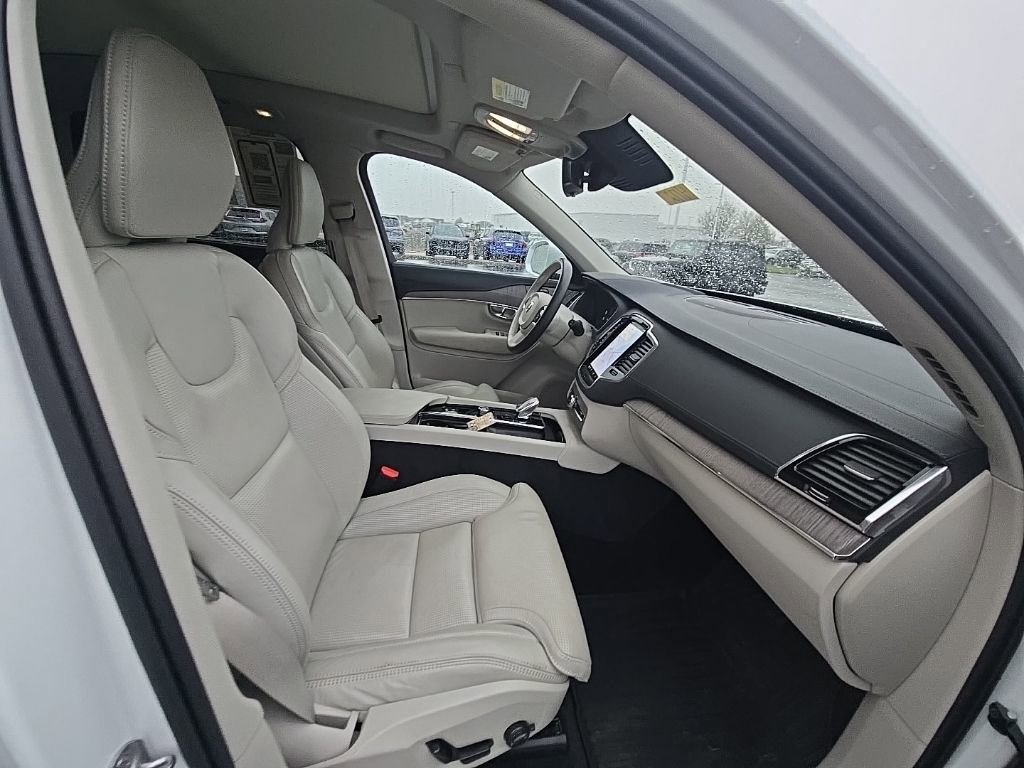 Used 2023 Volvo XC90 T8 Ultimate AWD/4WD image 31