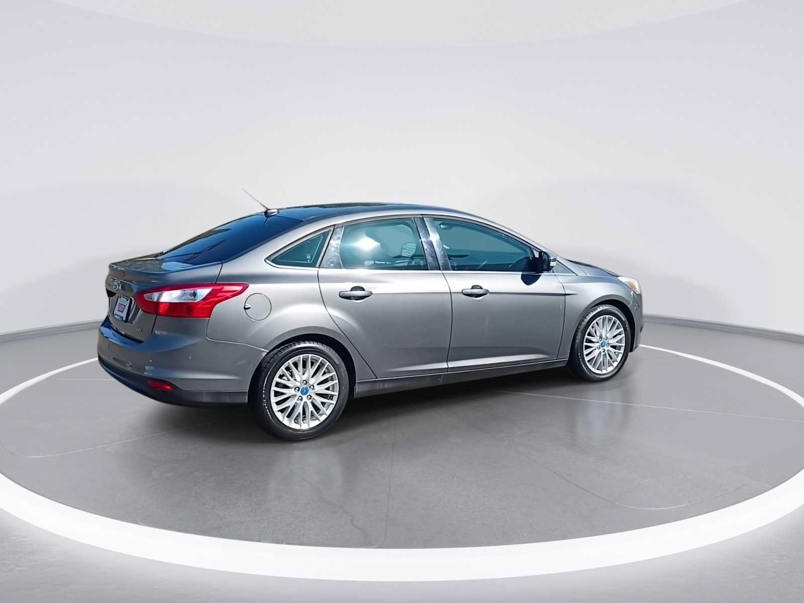 Used 2012 Ford Focus SEL FWD image 8