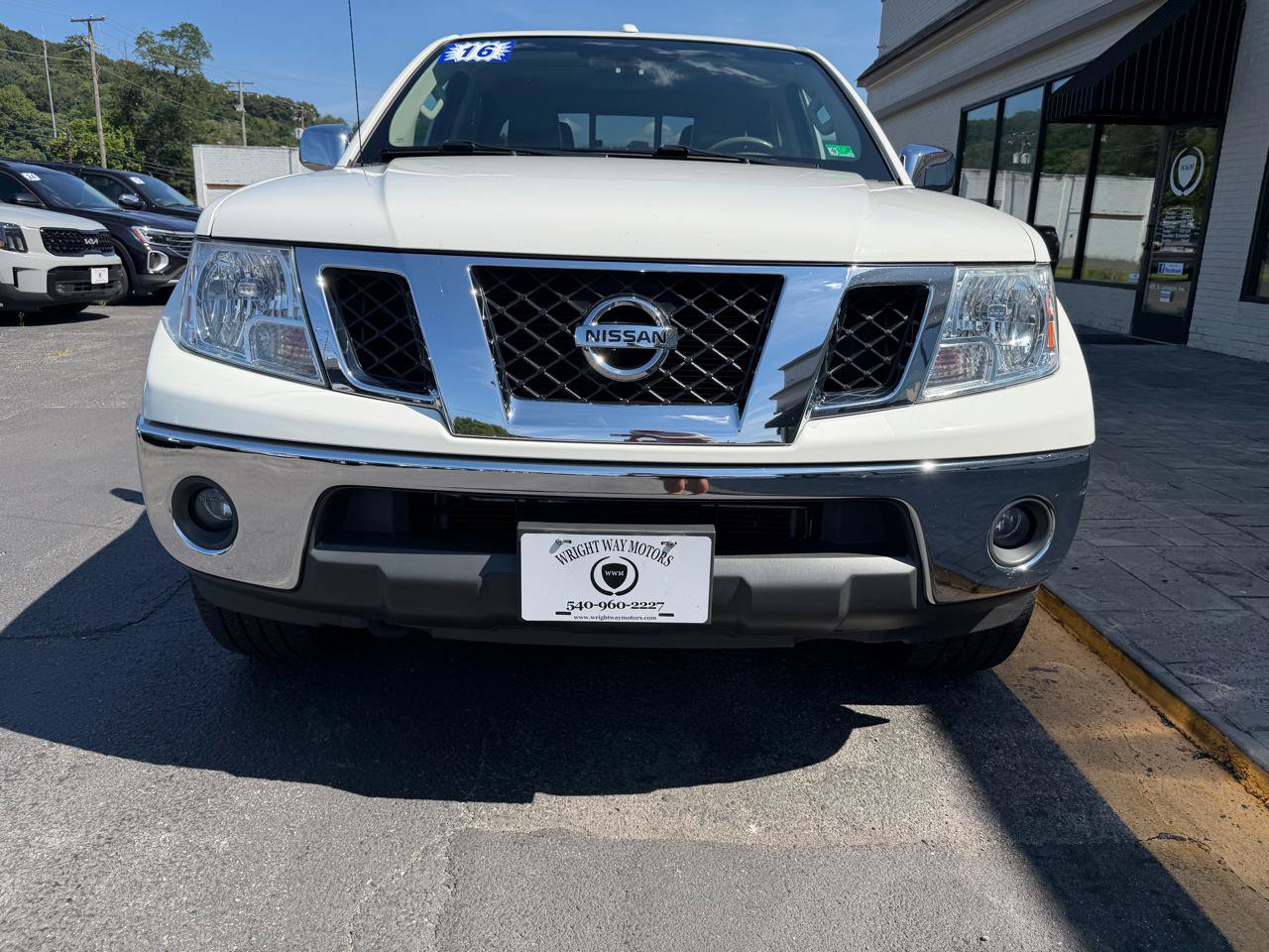 Used 2016 Nissan Frontier SL AWD/4WD image 7