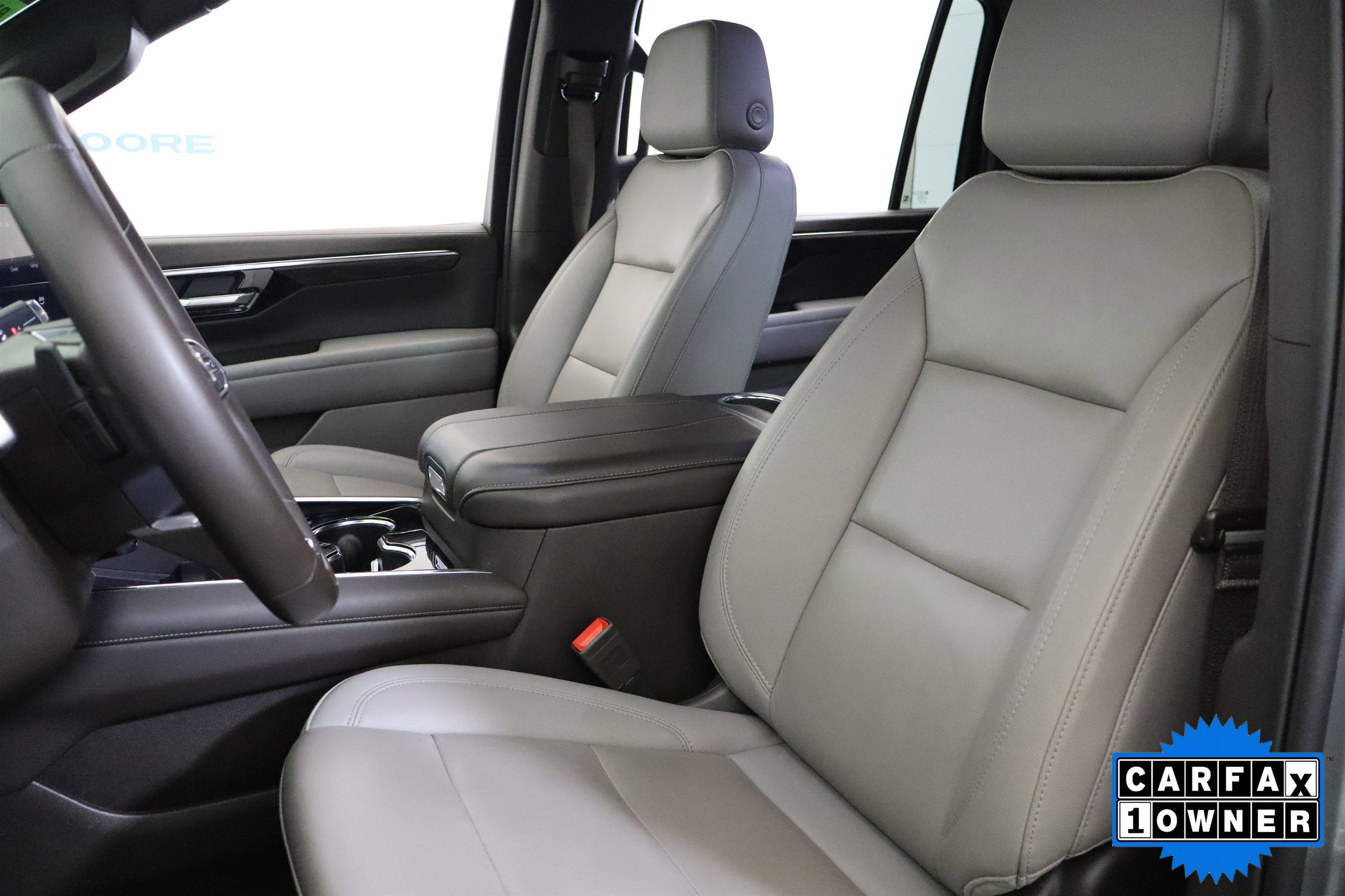 Used 2025 Chevrolet Suburban LT image 23