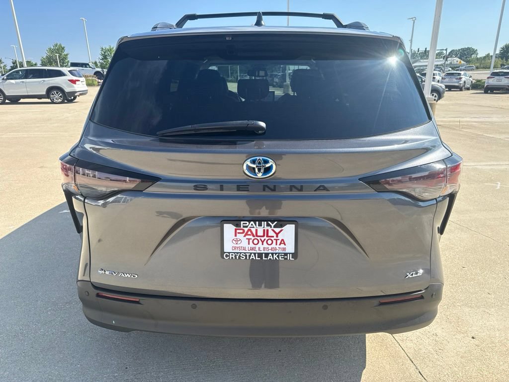 Certified 2025 Toyota Sienna XLE w/ XLE Plus Package AWD/4WD image 4