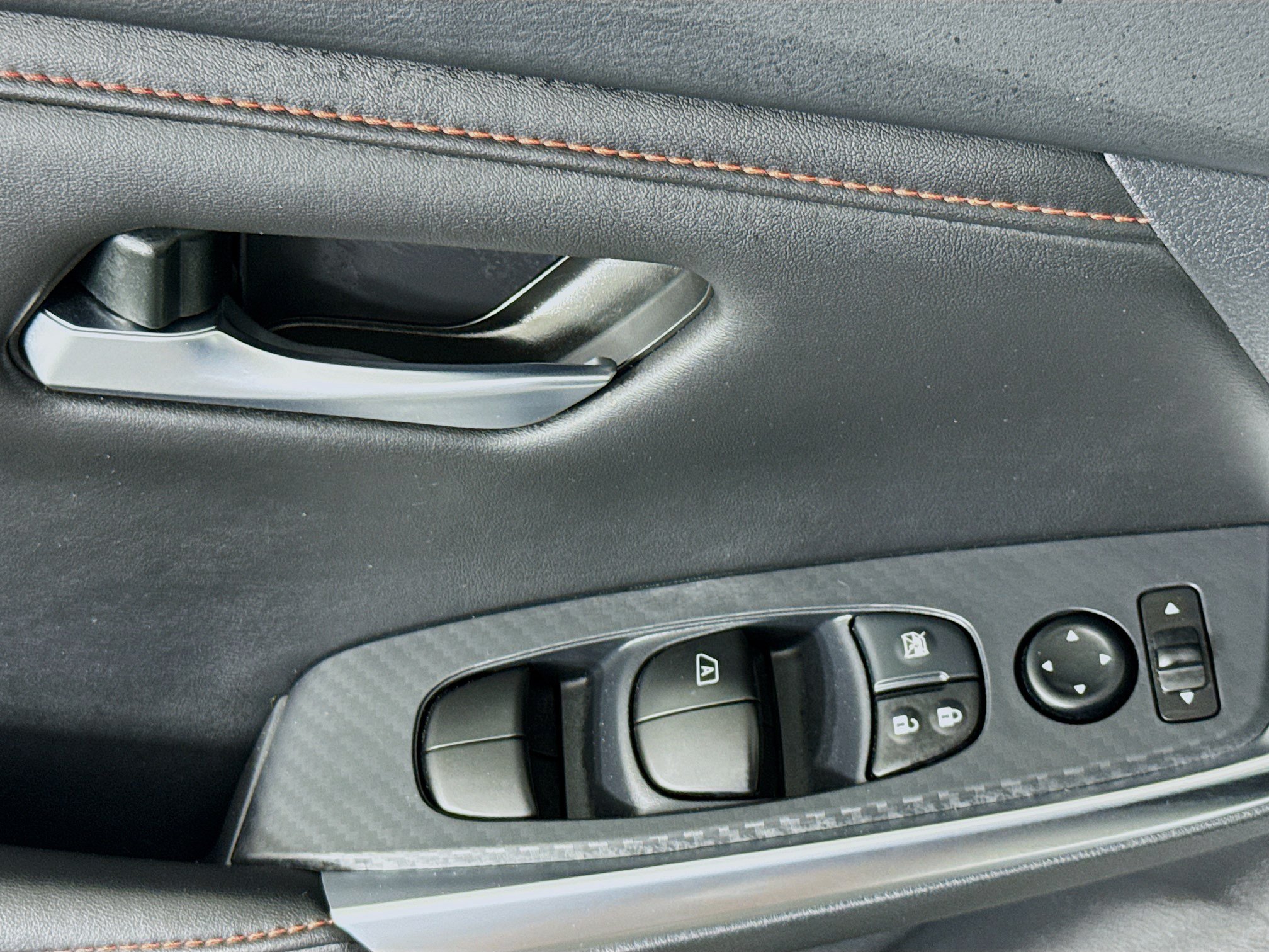 Used 2025 Nissan Sentra SR w/ Midnight Edition FWD image 22