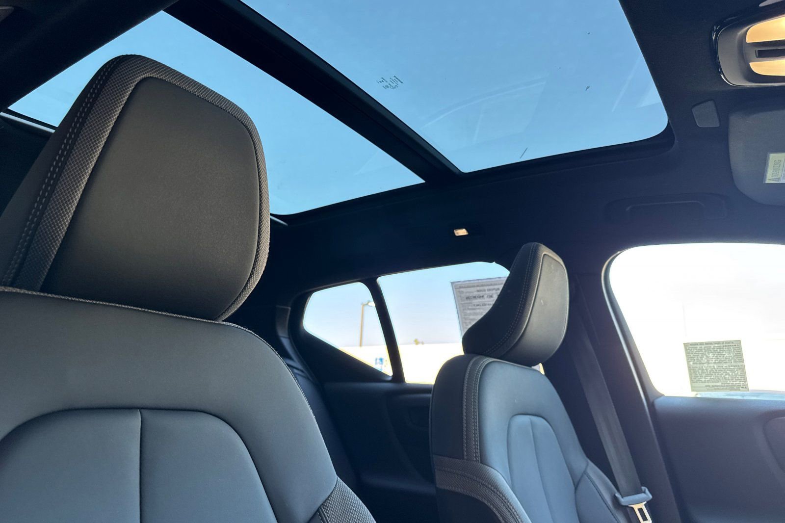 Certified 2025 Volvo EX40 Plus w/ Climate Package RWD image 20