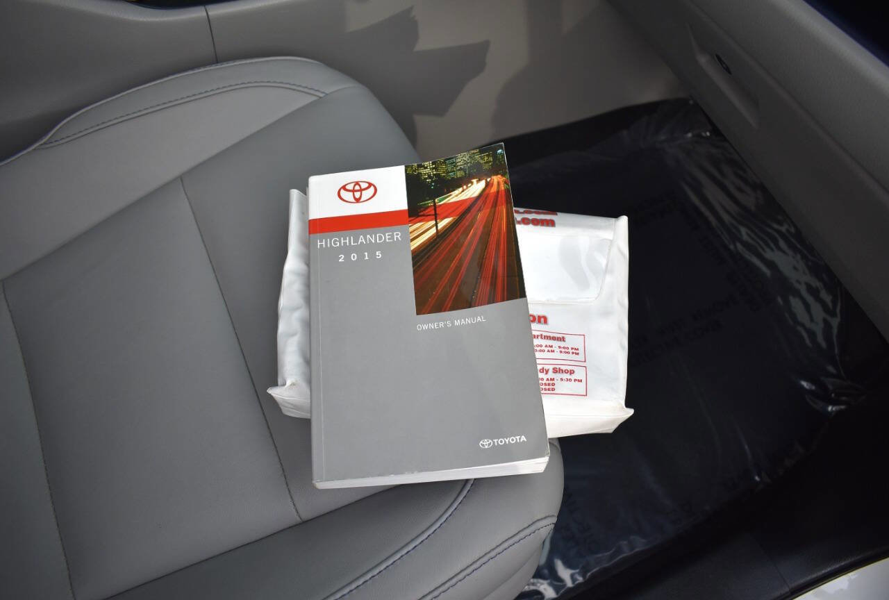 Used 2015 Toyota Highlander XLE AWD/4WD image 40