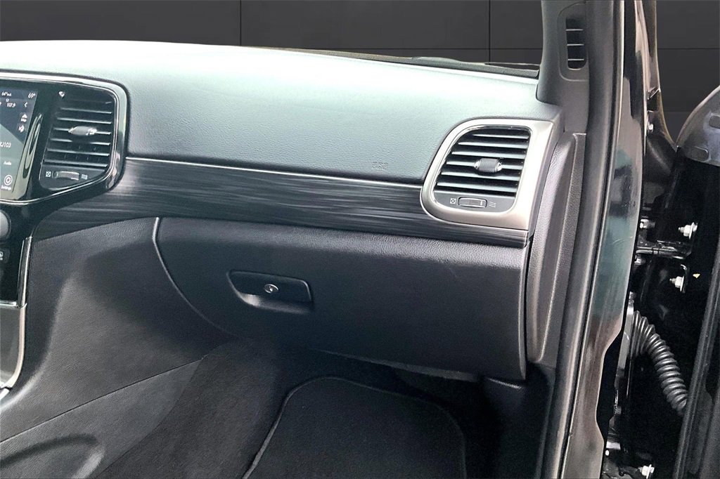 Used 2020 Jeep Grand Cherokee Altitude image 15