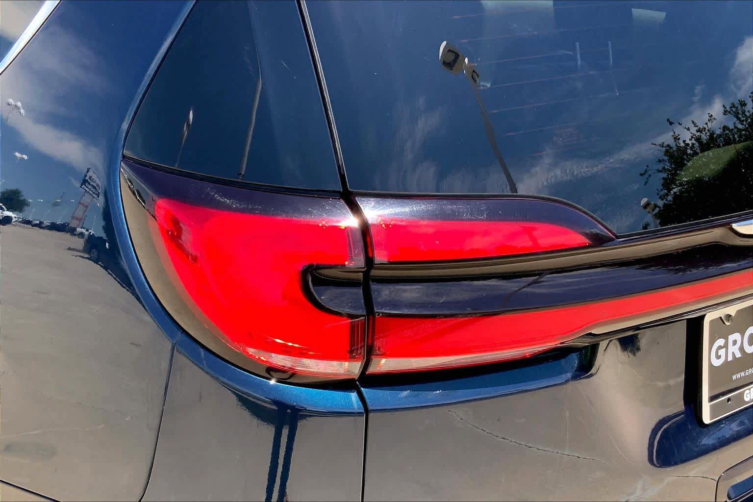 Used 2023 Chrysler Pacifica Touring-L FWD image 28