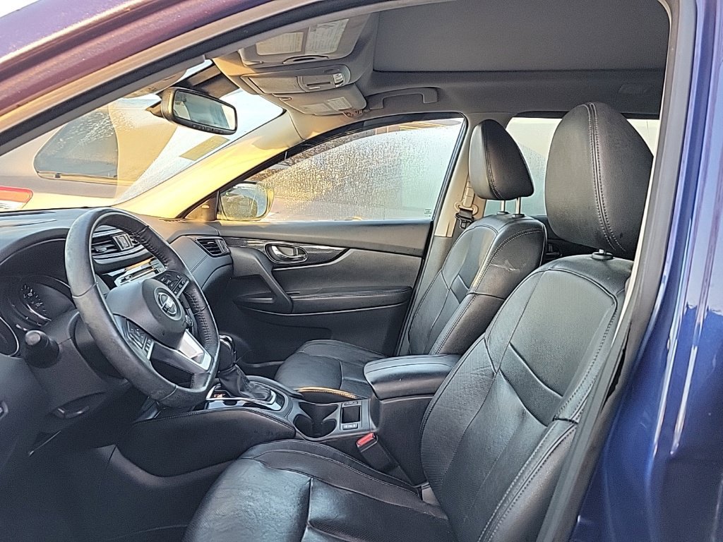 Used 2018 Nissan Rogue SL w/ Premium Package AWD/4WD image 6