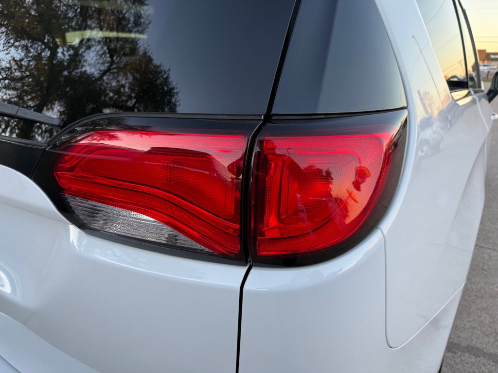 Used 2017 Chrysler Pacifica LX image 9