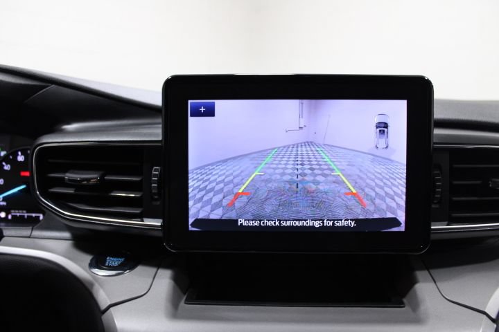 Used 2023 Ford Explorer XLT w/ Equipment Group 202A AWD/4WD image 4