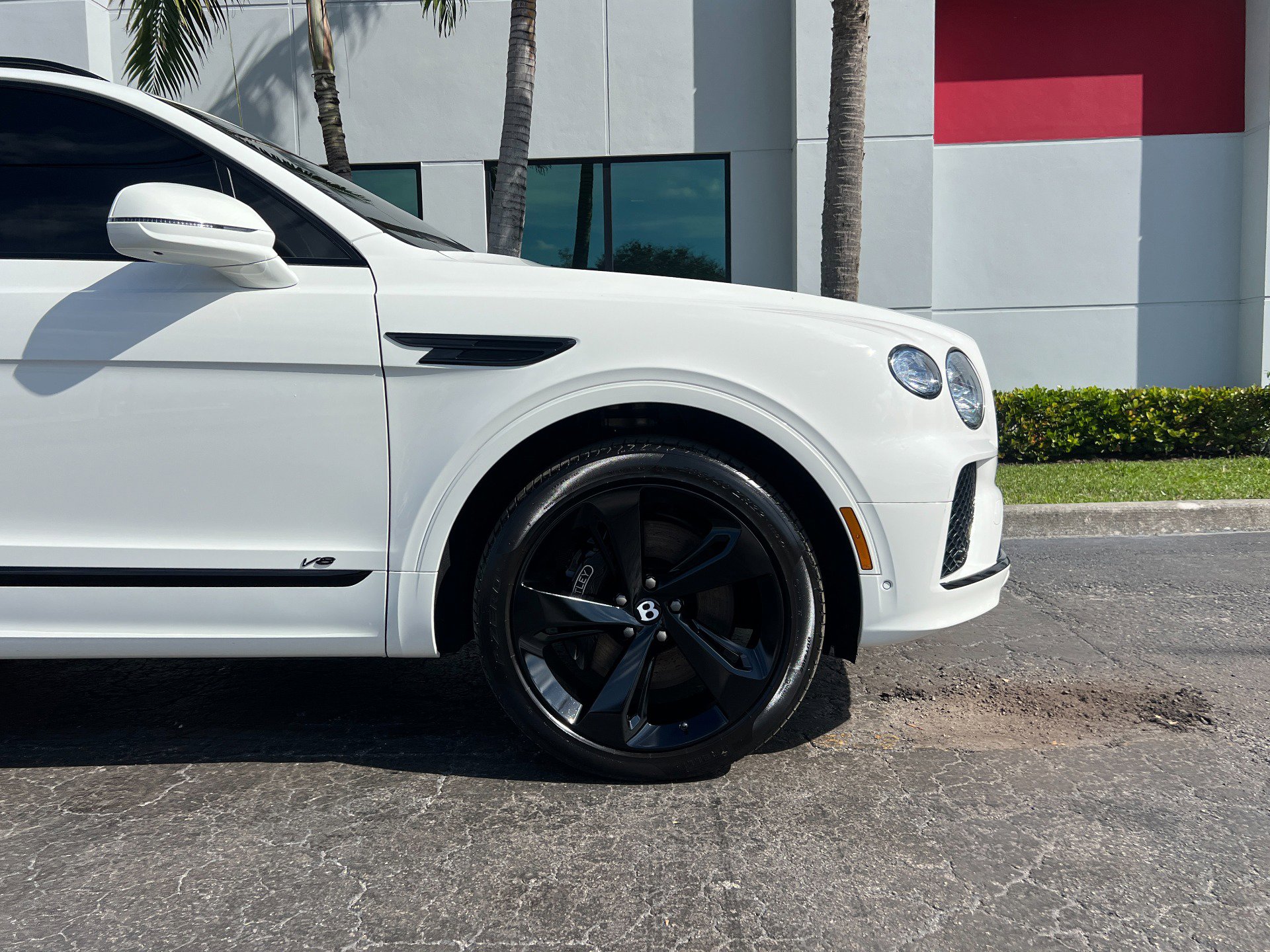 Used 2021 Bentley Bentayga image 9