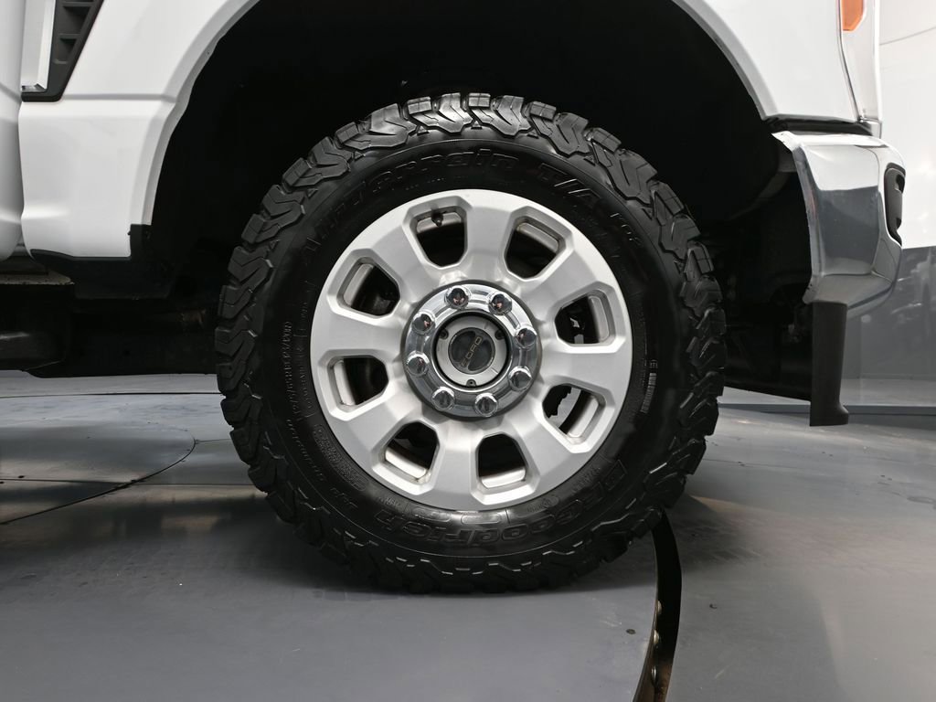 Used 2023 Ford F350 XLT image 15
