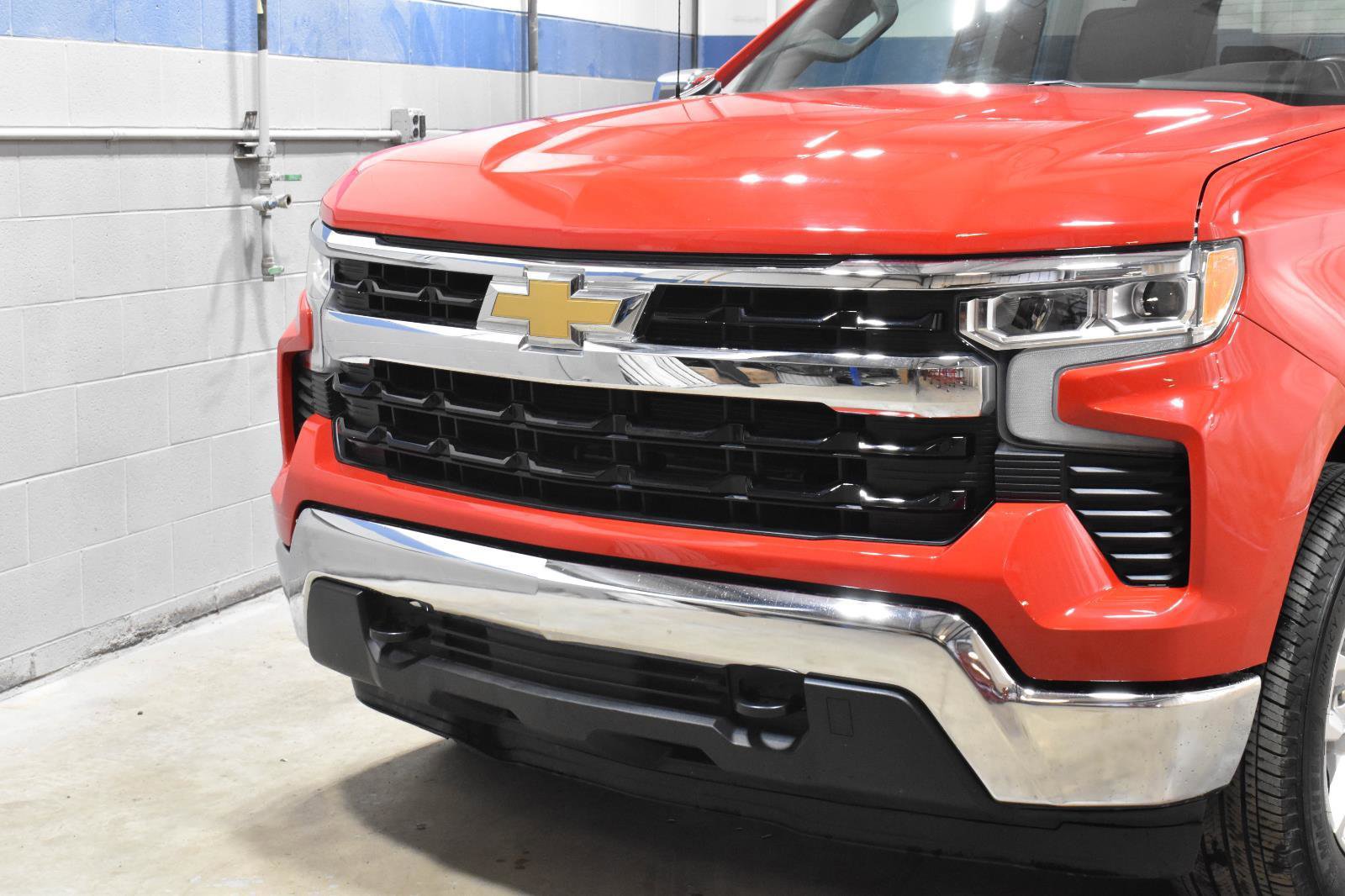 Used 2022 Chevrolet Silverado 1500 LT AWD/4WD image 30
