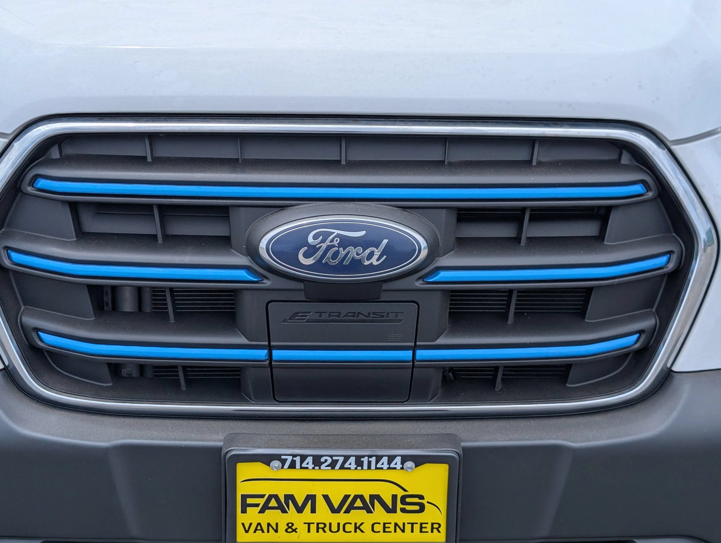 Used 2023 Ford E-Transit Medium Roof RWD image 3