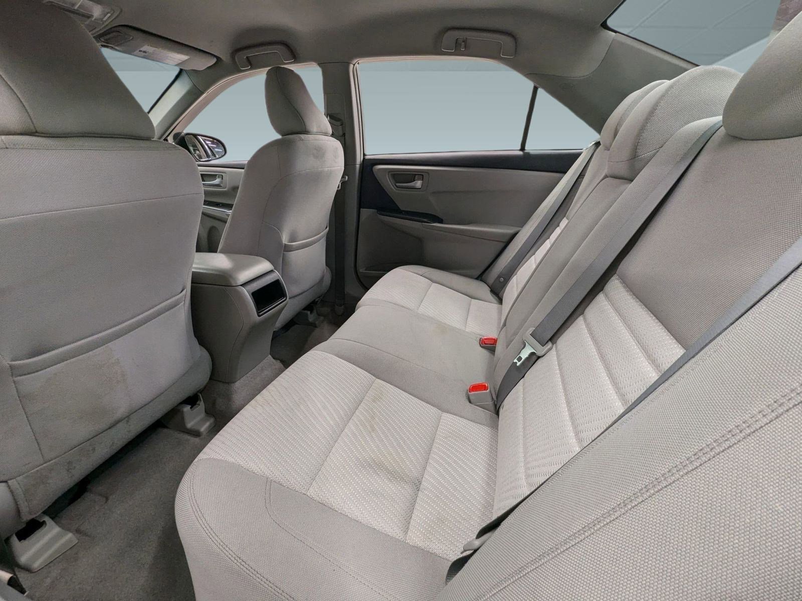 Used 2017 Toyota Camry LE image 19