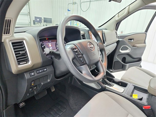 Used 2022 Nissan Frontier SV w/ Graphics Package image 18