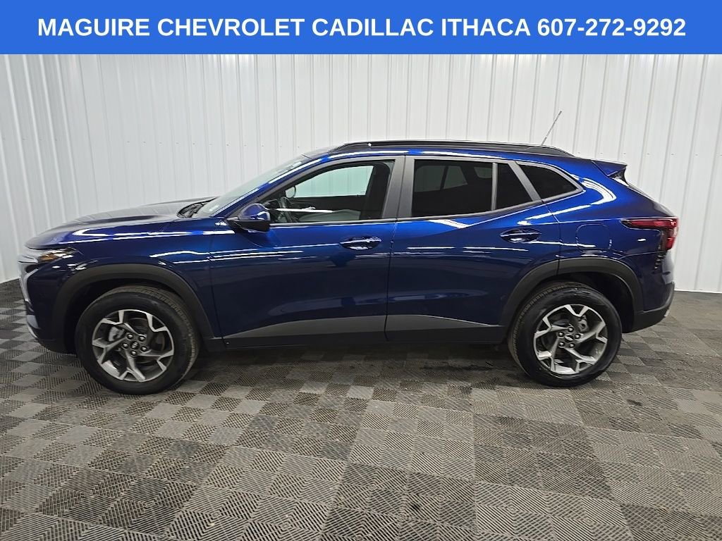 Used 2024 Chevrolet Trax LT w/ LT Convenience Package FWD image 5