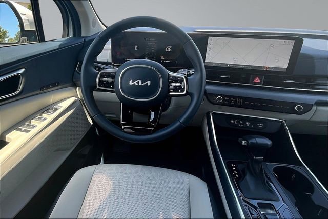 Used 2026 Kia Carnival EX FWD image 8