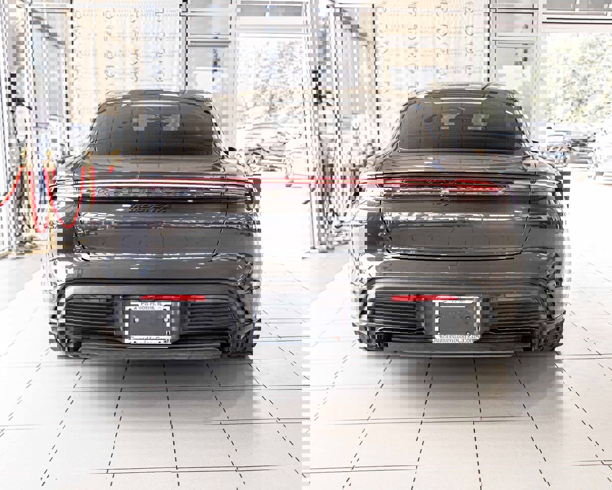 Used 2022 Porsche Taycan GTS image 16